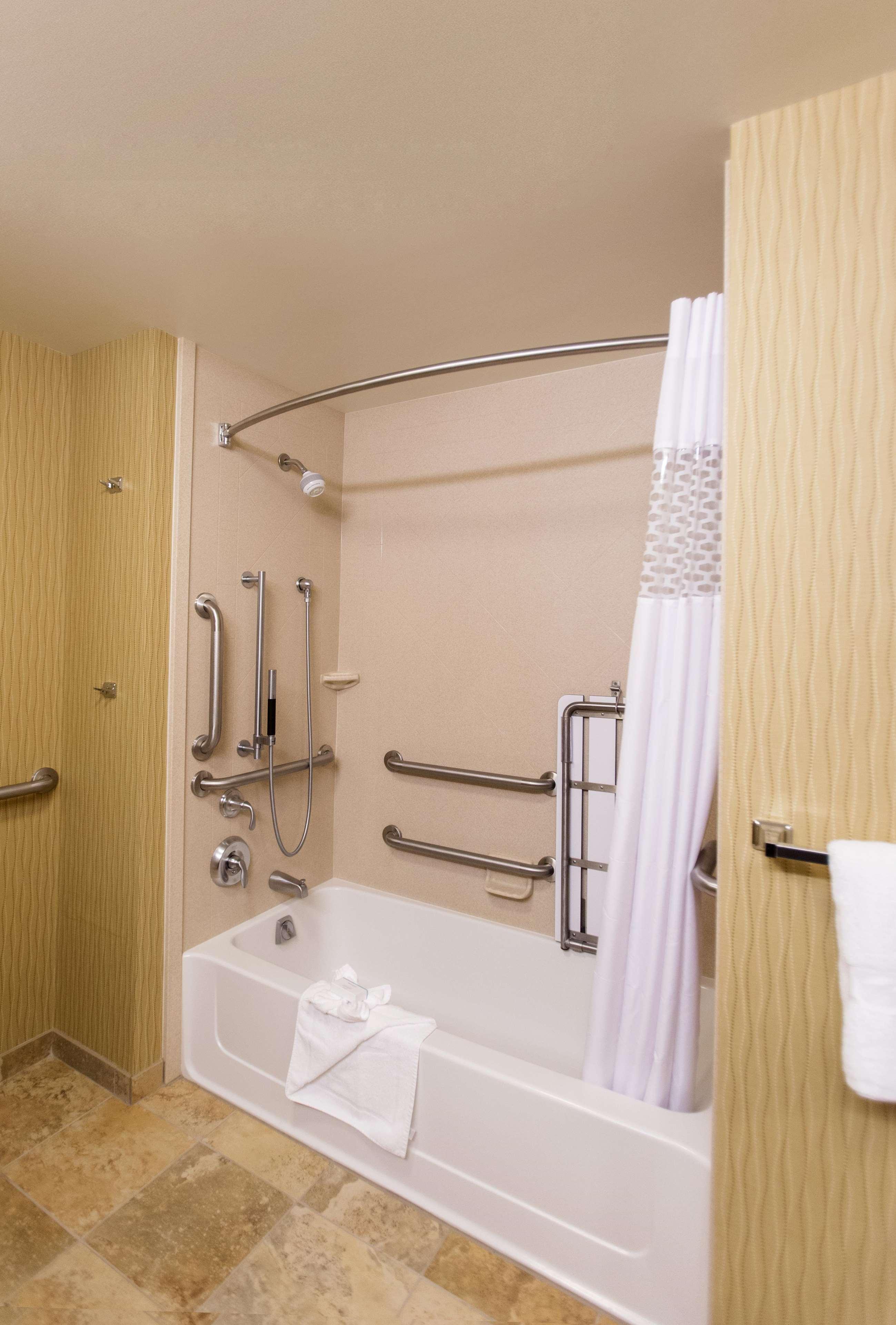 Hampton Inn Marquette-Waterfront Экстерьер фото