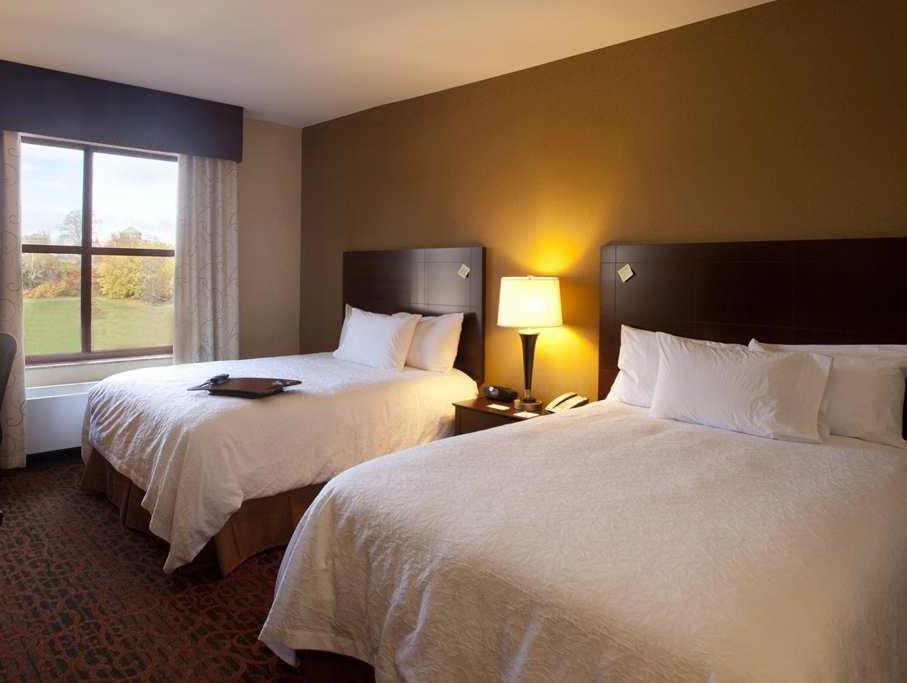 Hampton Inn Marquette-Waterfront Экстерьер фото