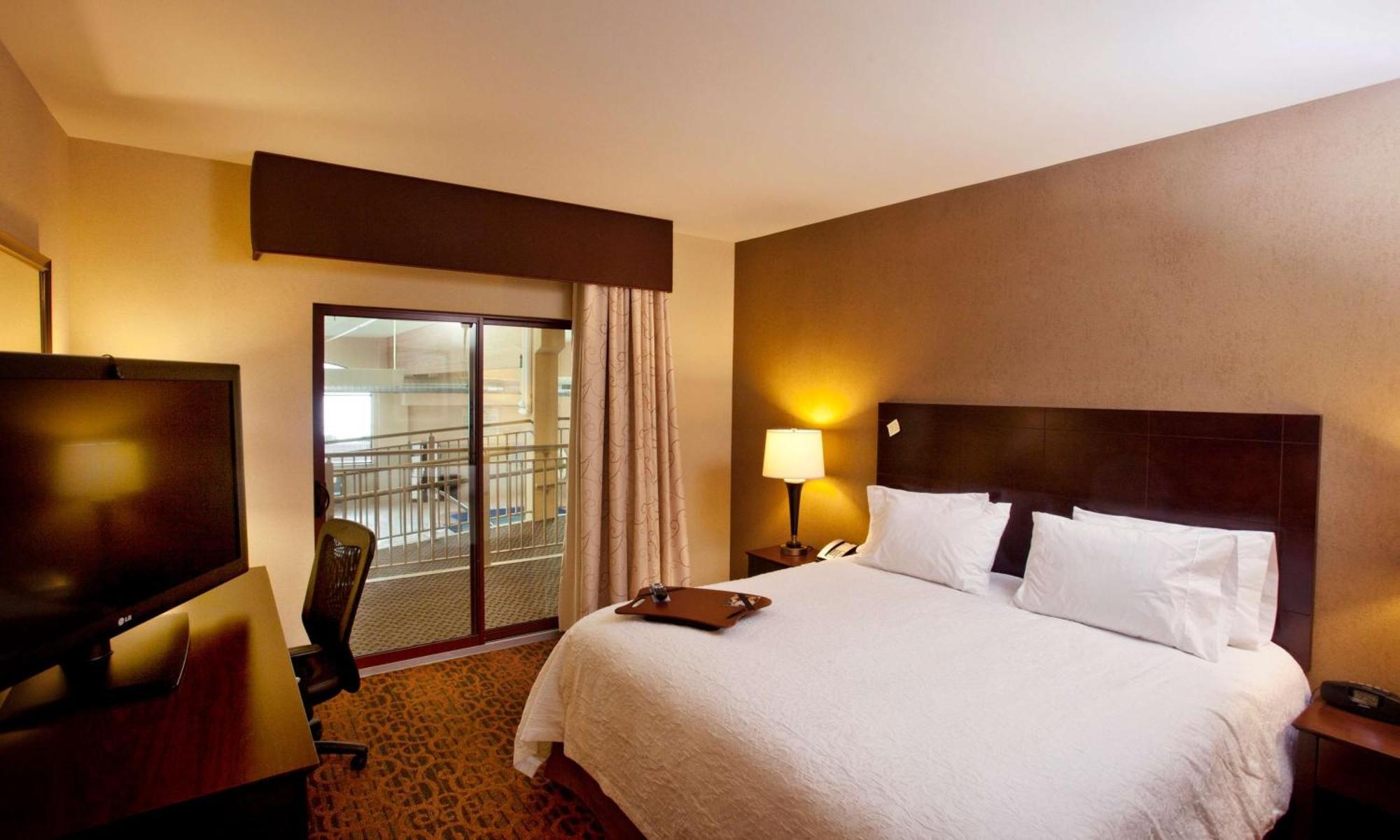Hampton Inn Marquette-Waterfront Экстерьер фото