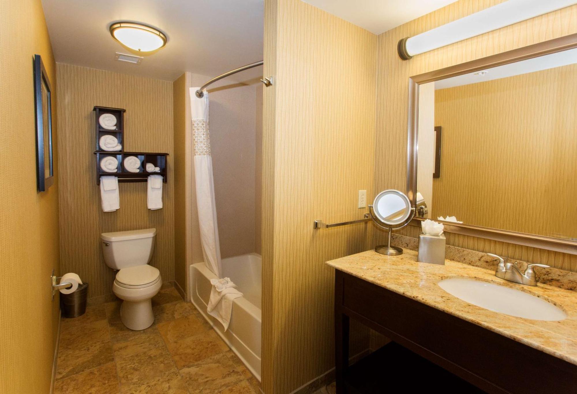 Hampton Inn Marquette-Waterfront Экстерьер фото