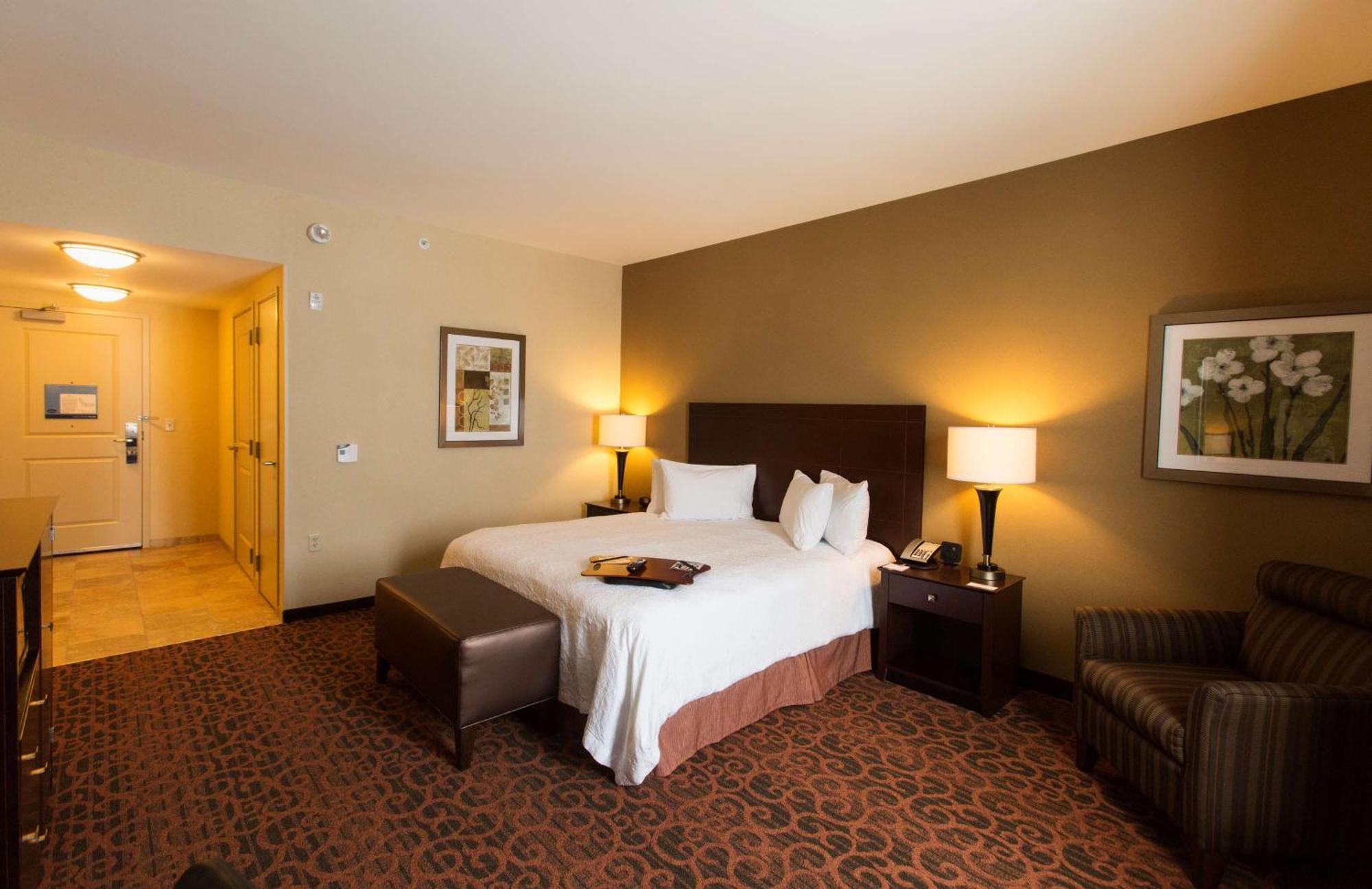 Hampton Inn Marquette-Waterfront Экстерьер фото