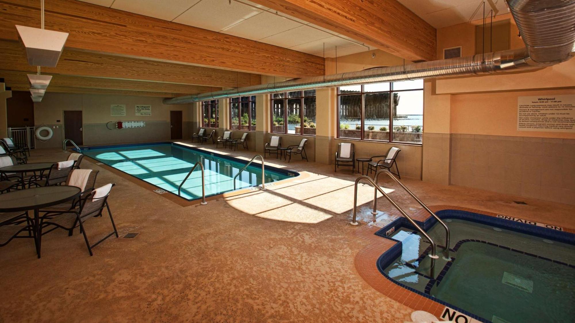 Hampton Inn Marquette-Waterfront Экстерьер фото